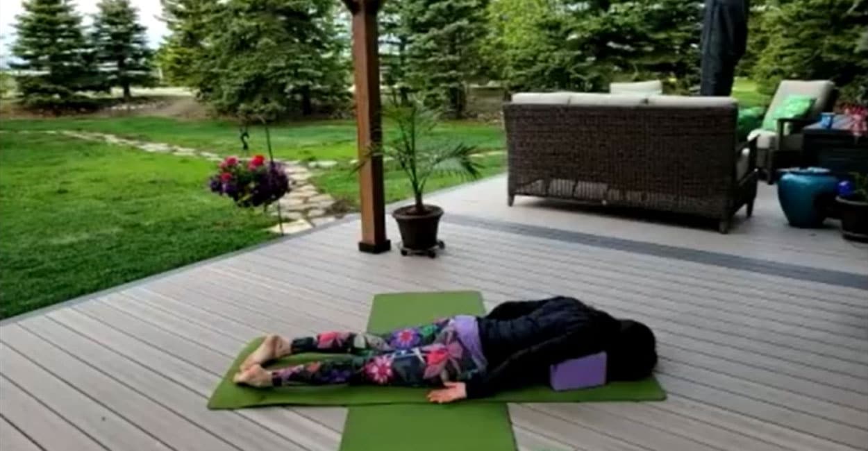 Par72 Yoga Upper Body Class with Megan Mckenzie .